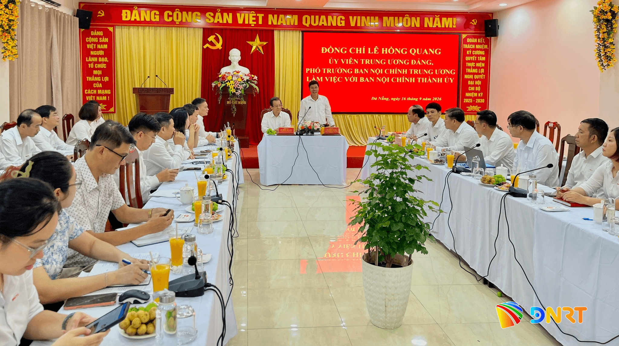 Ban noi chinh trung uong lam viec voi Ban noi chinh thanh pho 1789630797