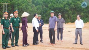 Kiem tra cong tac phong chong thien tai xa Tay Giang