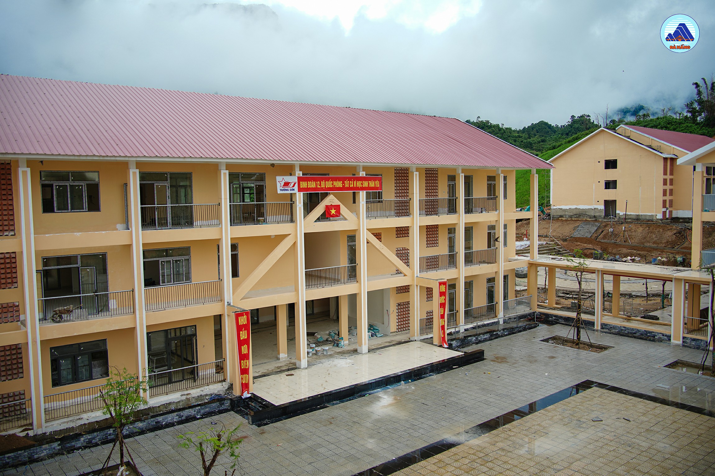 Nhanh chong hoan thien cac truong lien cap 9 2026 2 1790044471