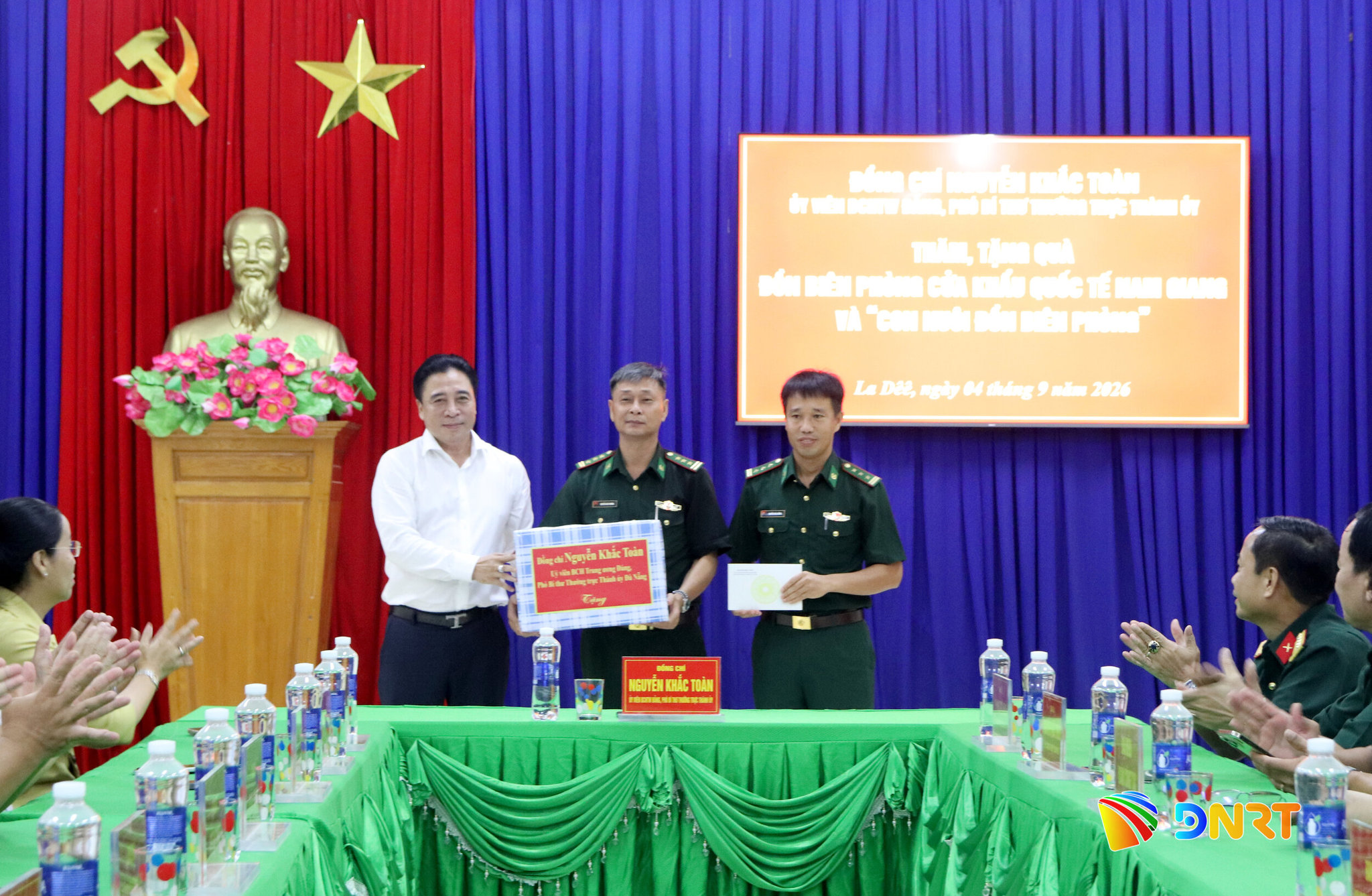 Tham Don bien phong cua khau quoc te Nam Giang 9 2026 1 1788747956