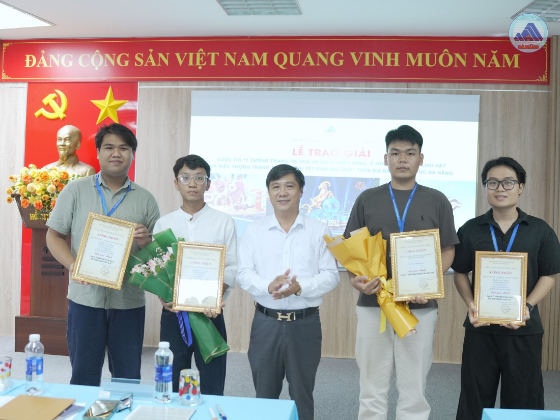 Trang tri duong Tet Dinh Mui 2027 1790564302