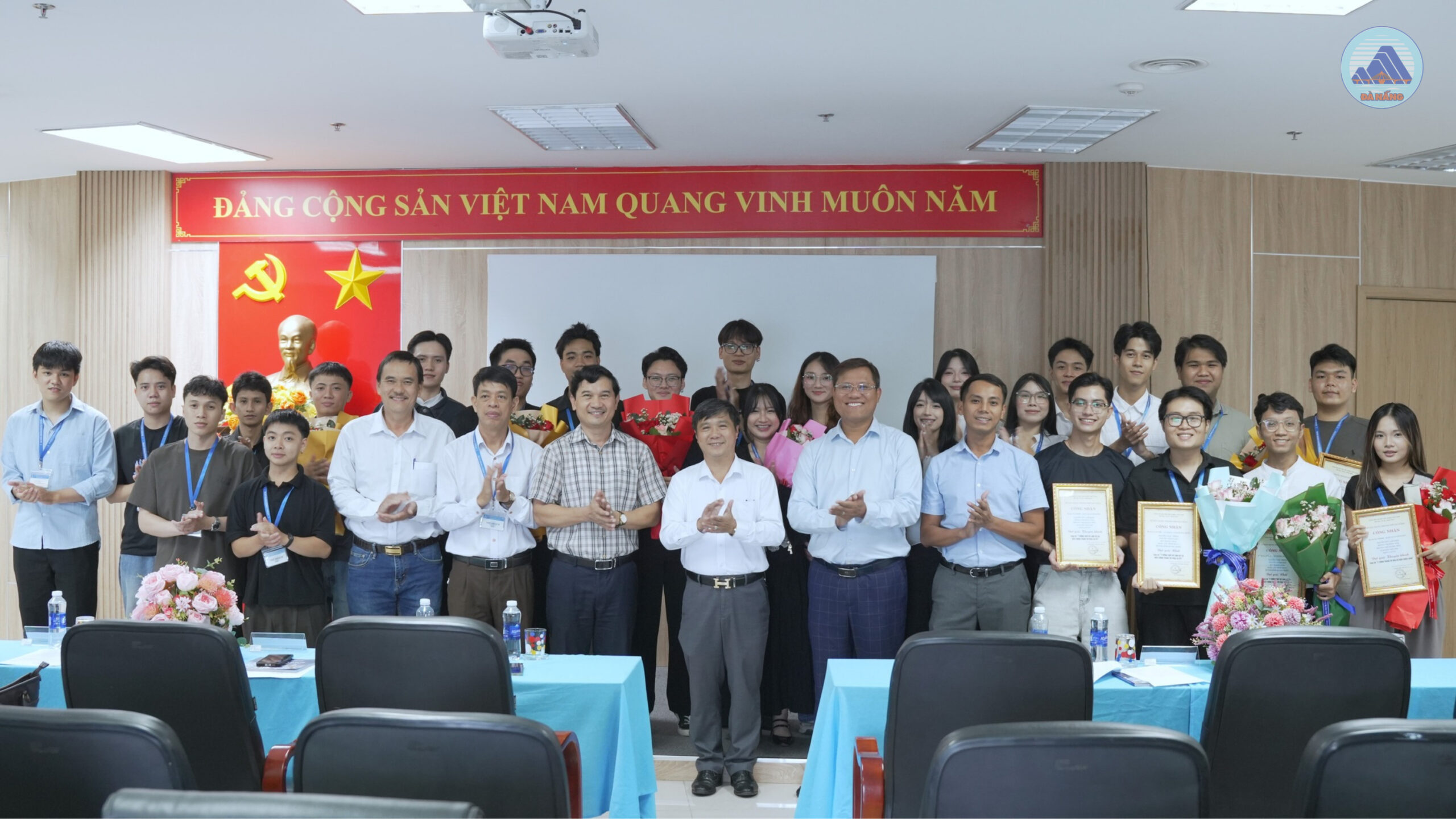 Trang tri duong Tet Dinh Mui 2027 2 1790564286 scaled