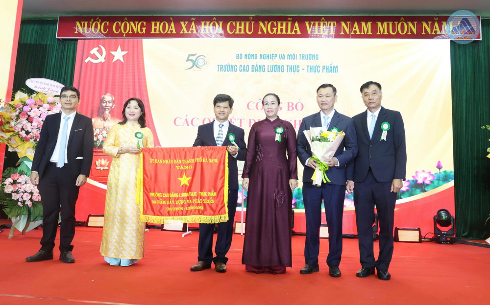 Truong Cao dang Luong thuc thuc pham ky niem 50 nam 2 1790217491