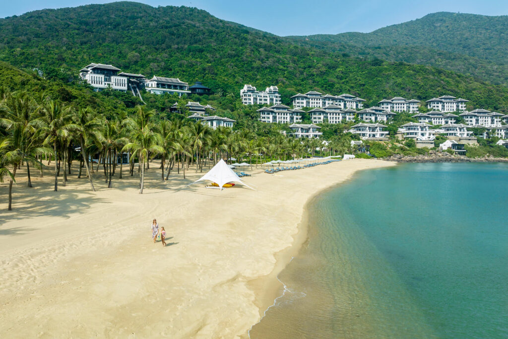 intercontinental danang sun peninsula resort over view 09 1024x683 1790664264