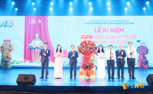 40 nam truong chuyen Le Quy Don_1