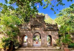 Chua Tam Thai