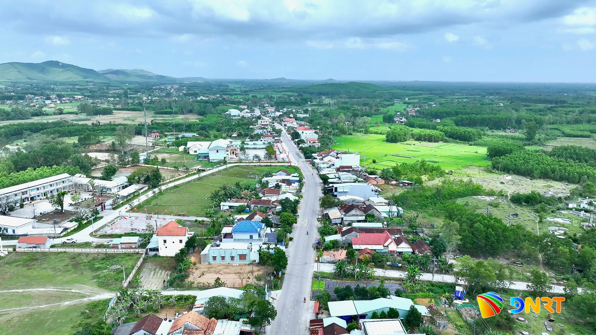 Lam viec voi Que Son Trung 10 2026 1 1791429656
