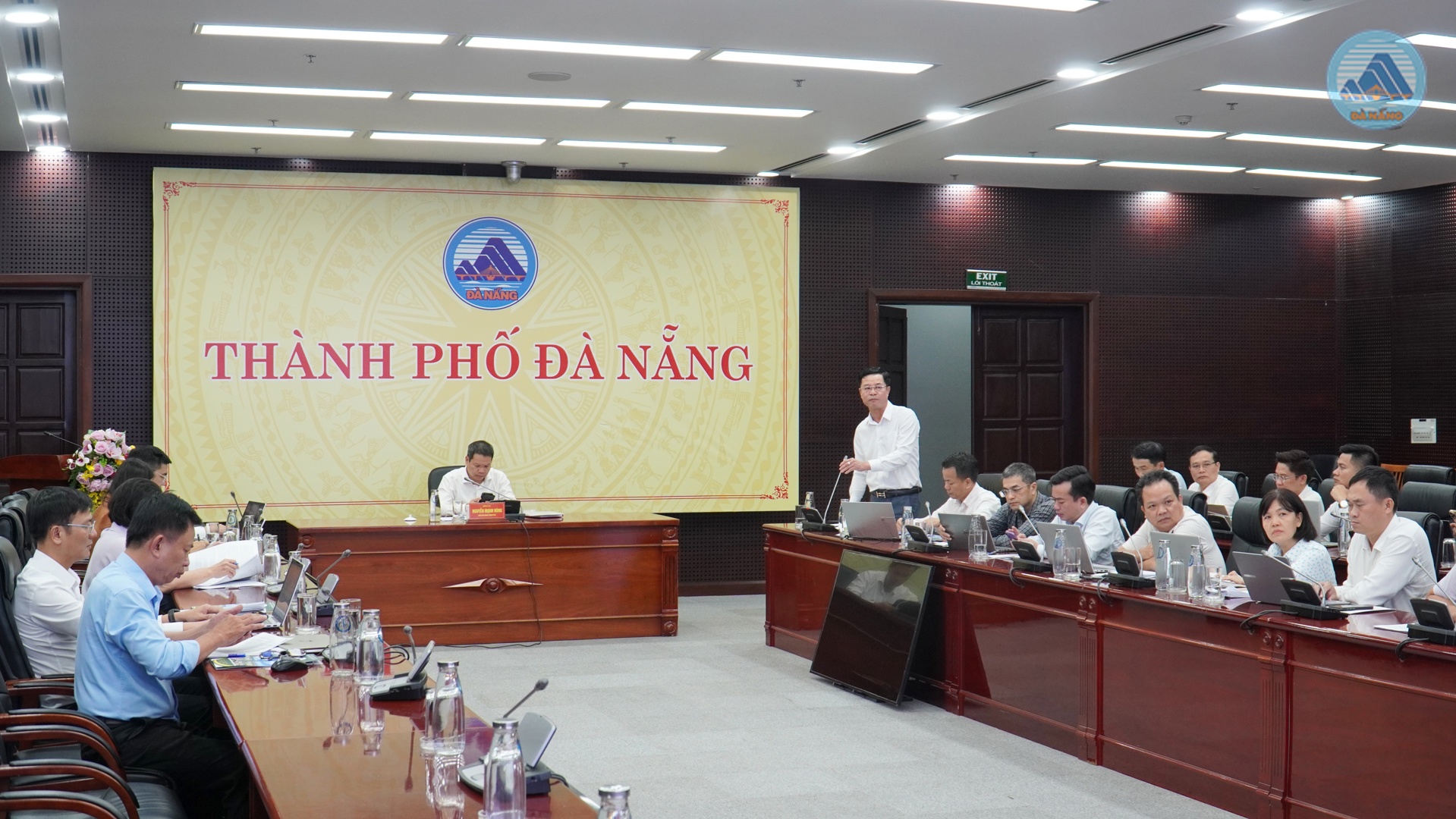 Lam viec voi Trung tam phat trien quy dat 1 1791517367