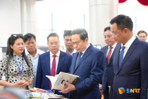 Le ky niem 150 nam ngay sinh cu Huynh_1