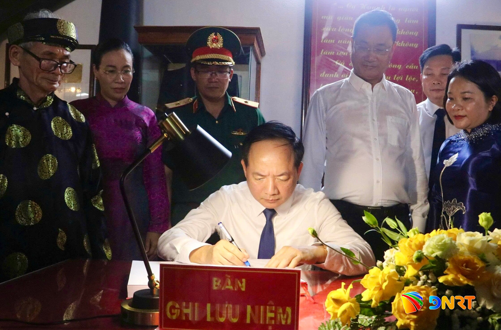 Thap huong mo cu Huynh Thuc Khang 12 1790822102