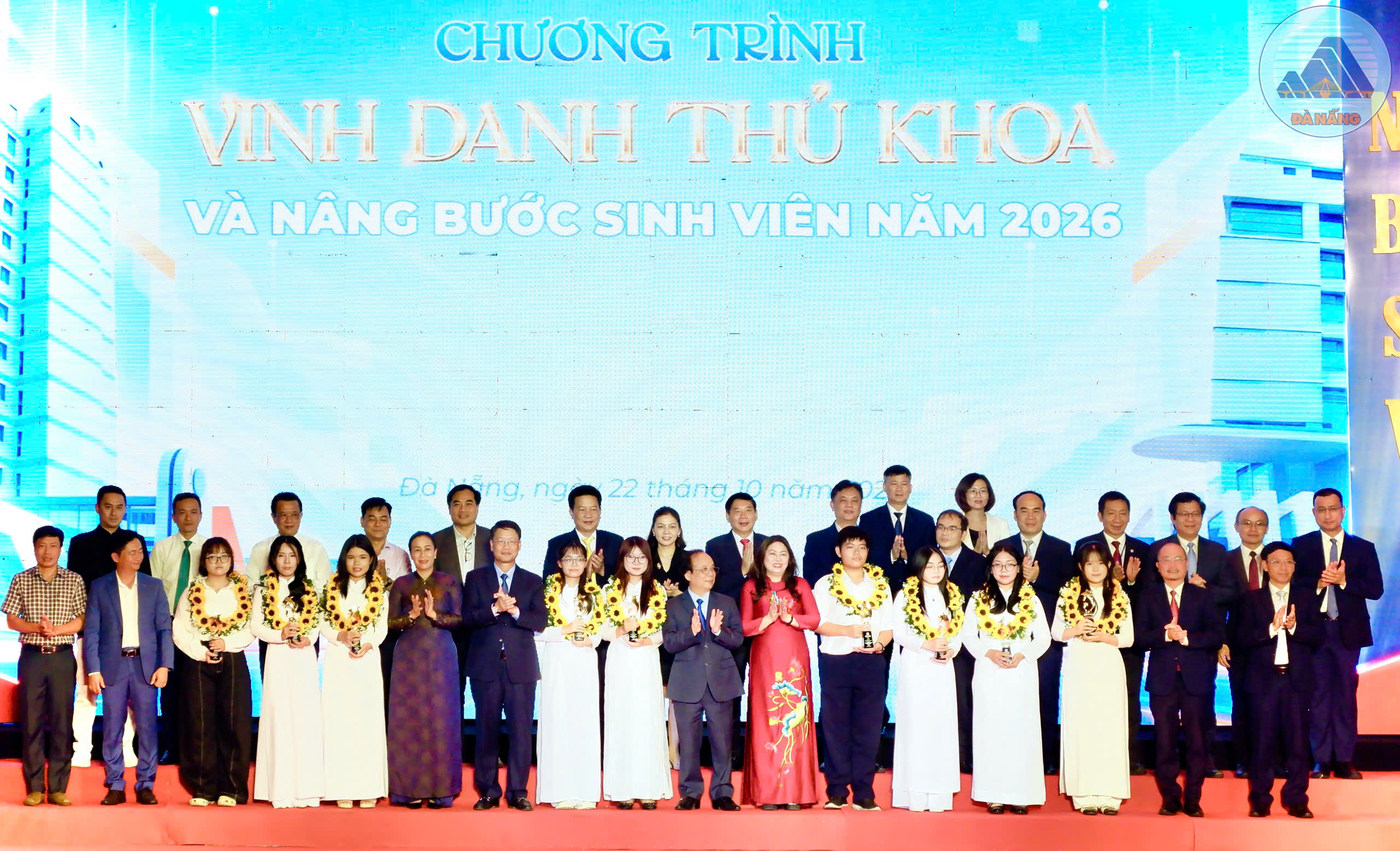 Tiep suc sinh vien dai hoc Da Nang 2026 1792723872
