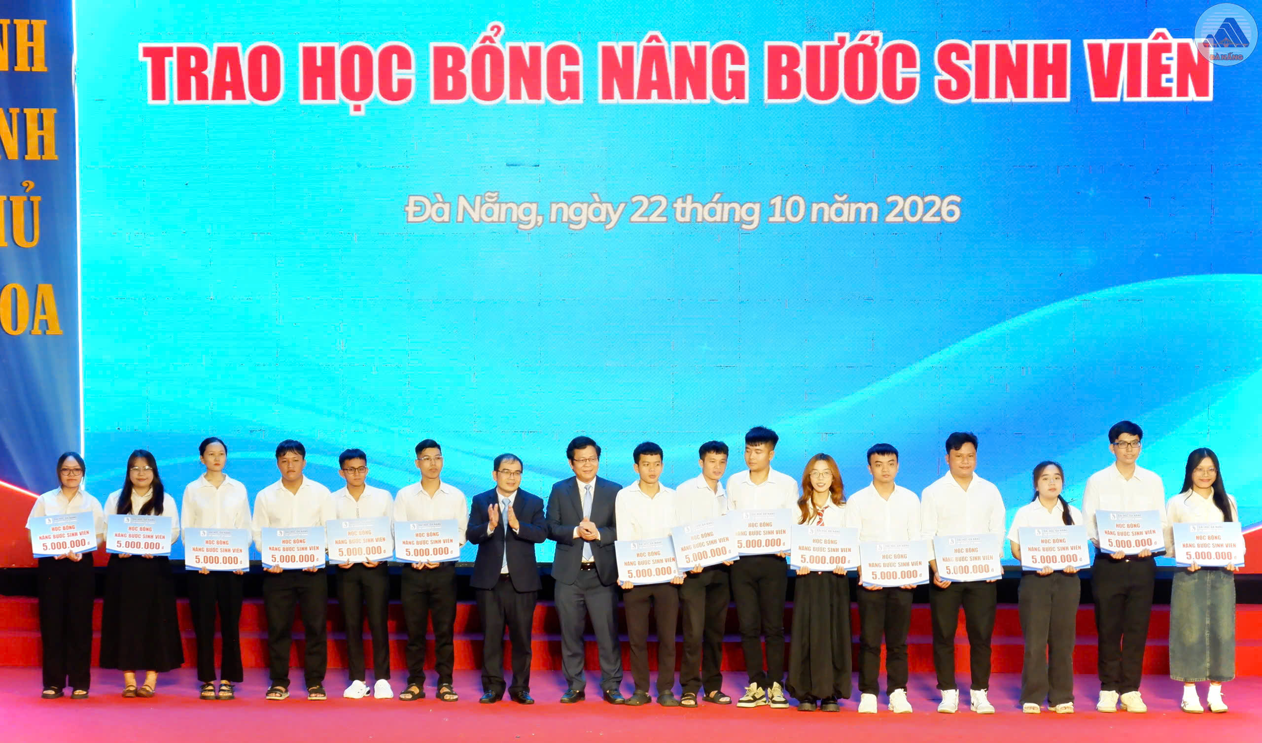 Tiep suc sinh vien dai hoc Da Nang 2026 1 1792723867