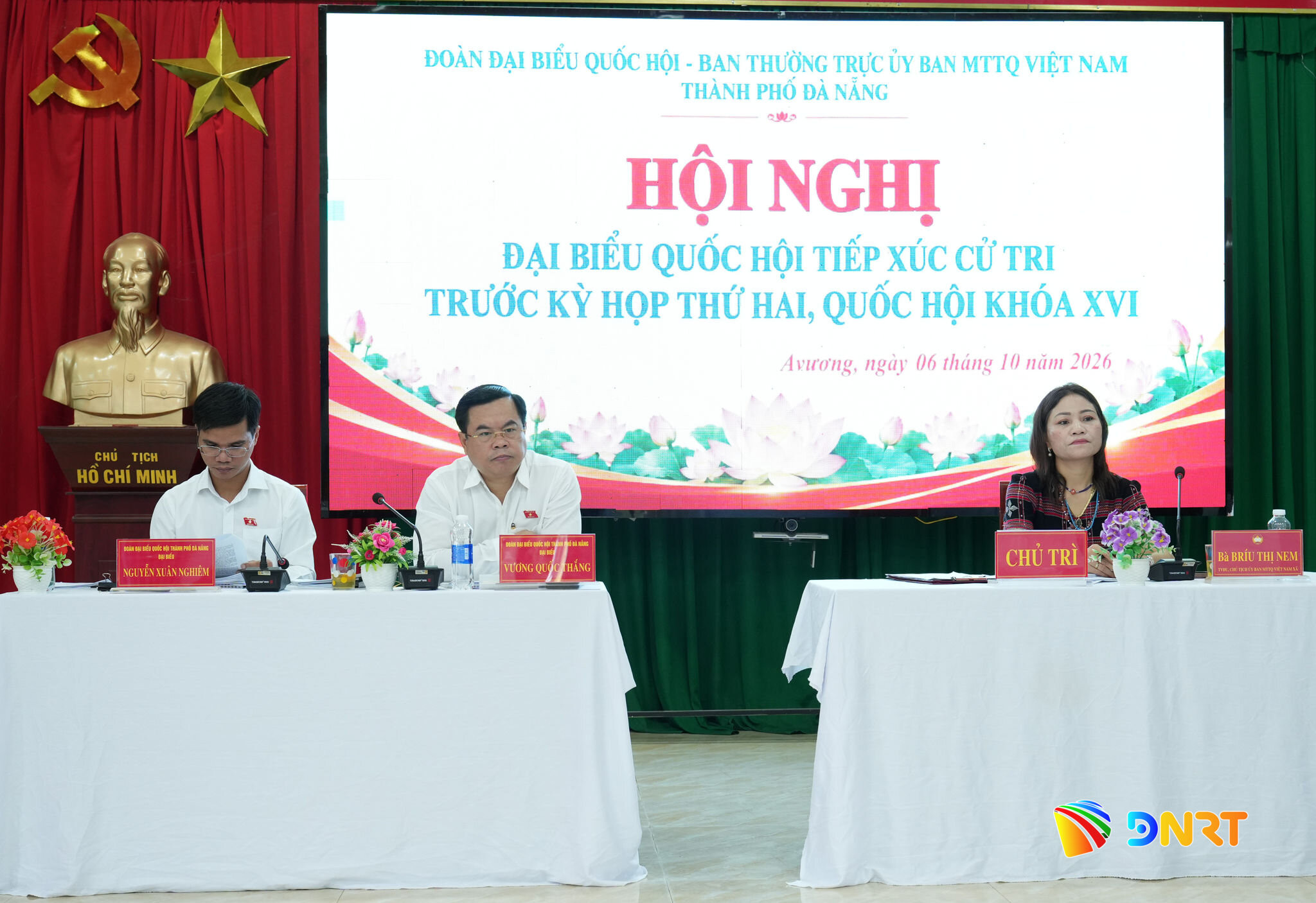 Tiep xuc cu tri xa A Vuong 1791340750