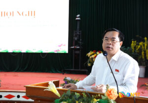 Tiep xuc cu tri xa Dong Giang