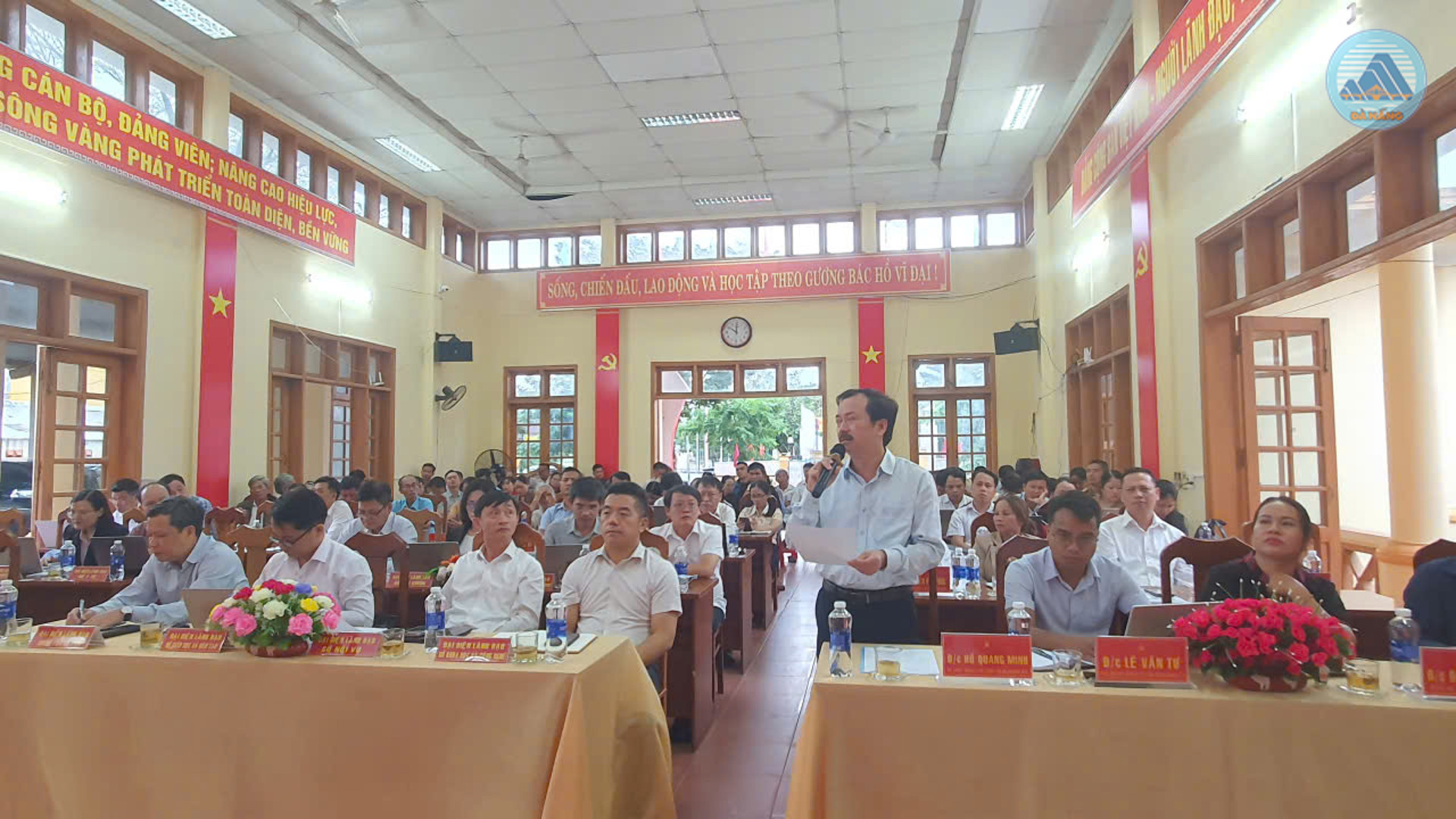 Tiep xuc cu tri xa song Vang 1 1791428161