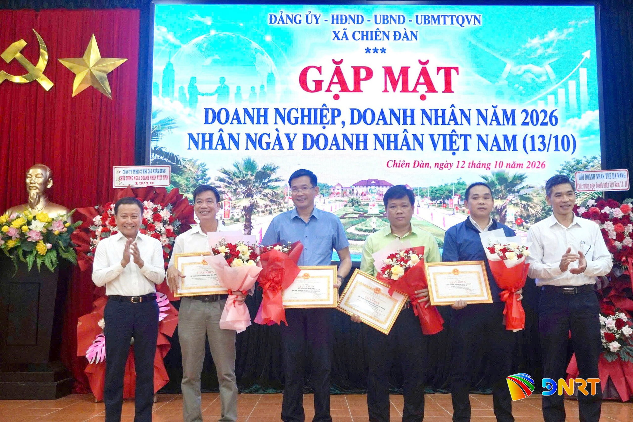 anh bieu duong doanh nghiep cd 1791960575