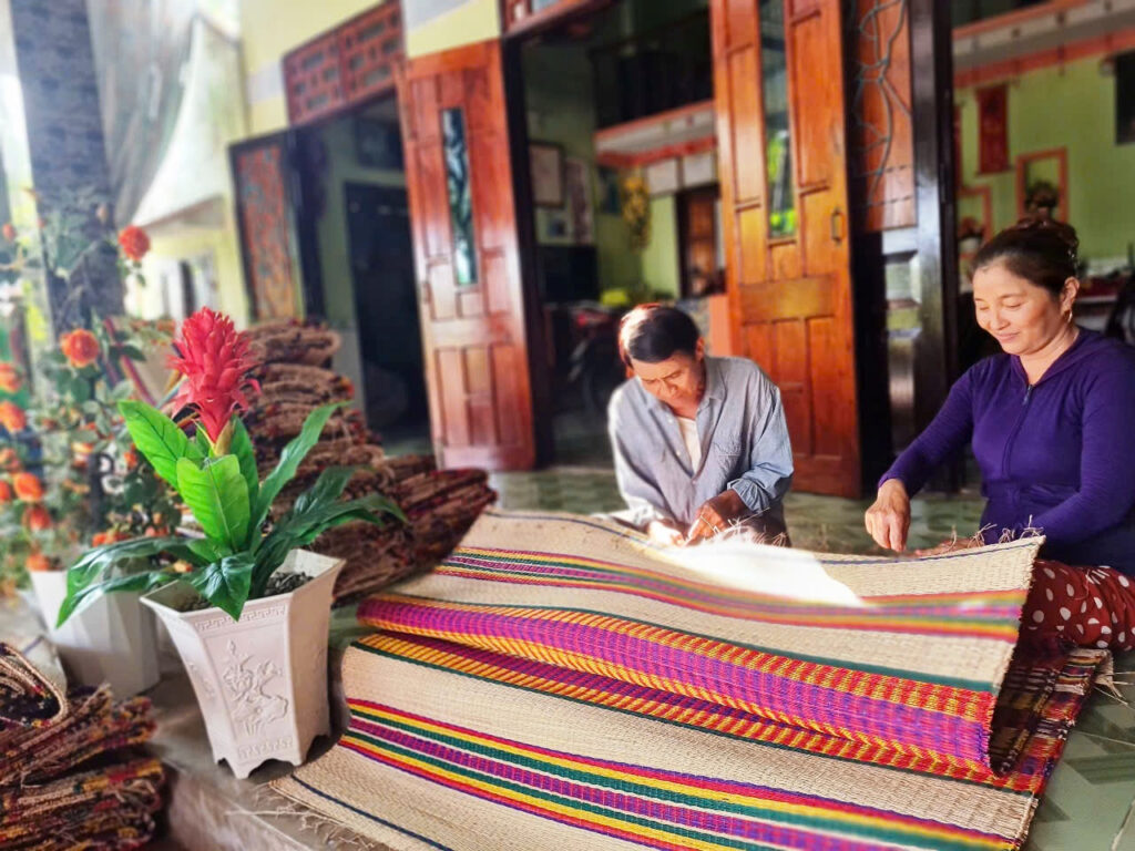 Danh thắng, địa điểm du lịch Đà Nẵng: Làng dệt chiếu cói Bàn Thạch