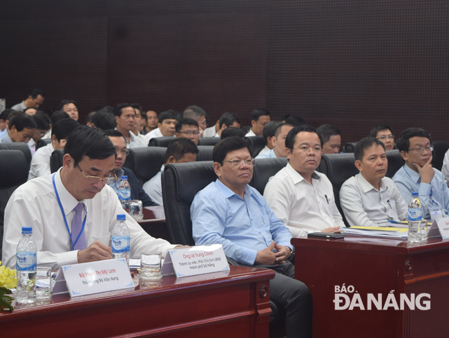 1 cac lanh dao trong hoi thao thanh pho thong minh