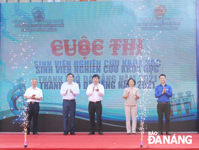 1 ph c3 a1t c4 91 e1 bb 99ng cu e1 bb 99c thi sinh vi c3 aan nghi c3 aan c e1 bb a9u khoa h e1 bb 8dc th c3 a0nh ph e1 bb 91 c4 90 c3 a0 n e1 ba b5ng 2021