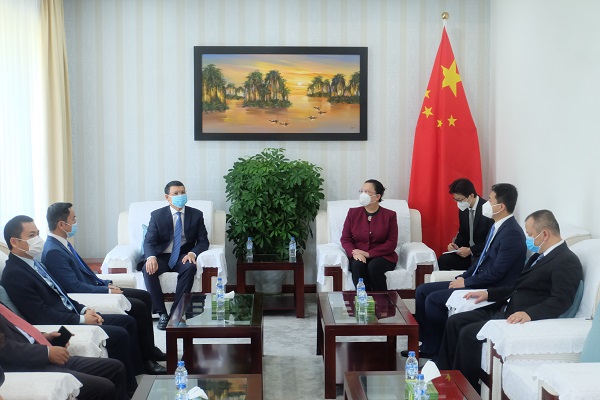 1 quang c e1 ba a3nh bu e1 bb 95i g e1 ba b7p m e1 ba b7t