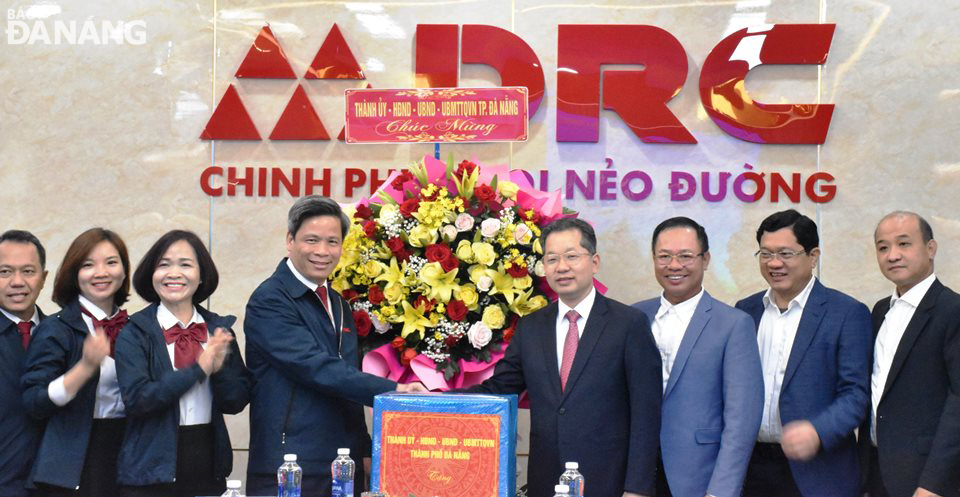 1 ra quan dau nam