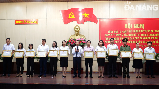 10 nam chi thi 40 4