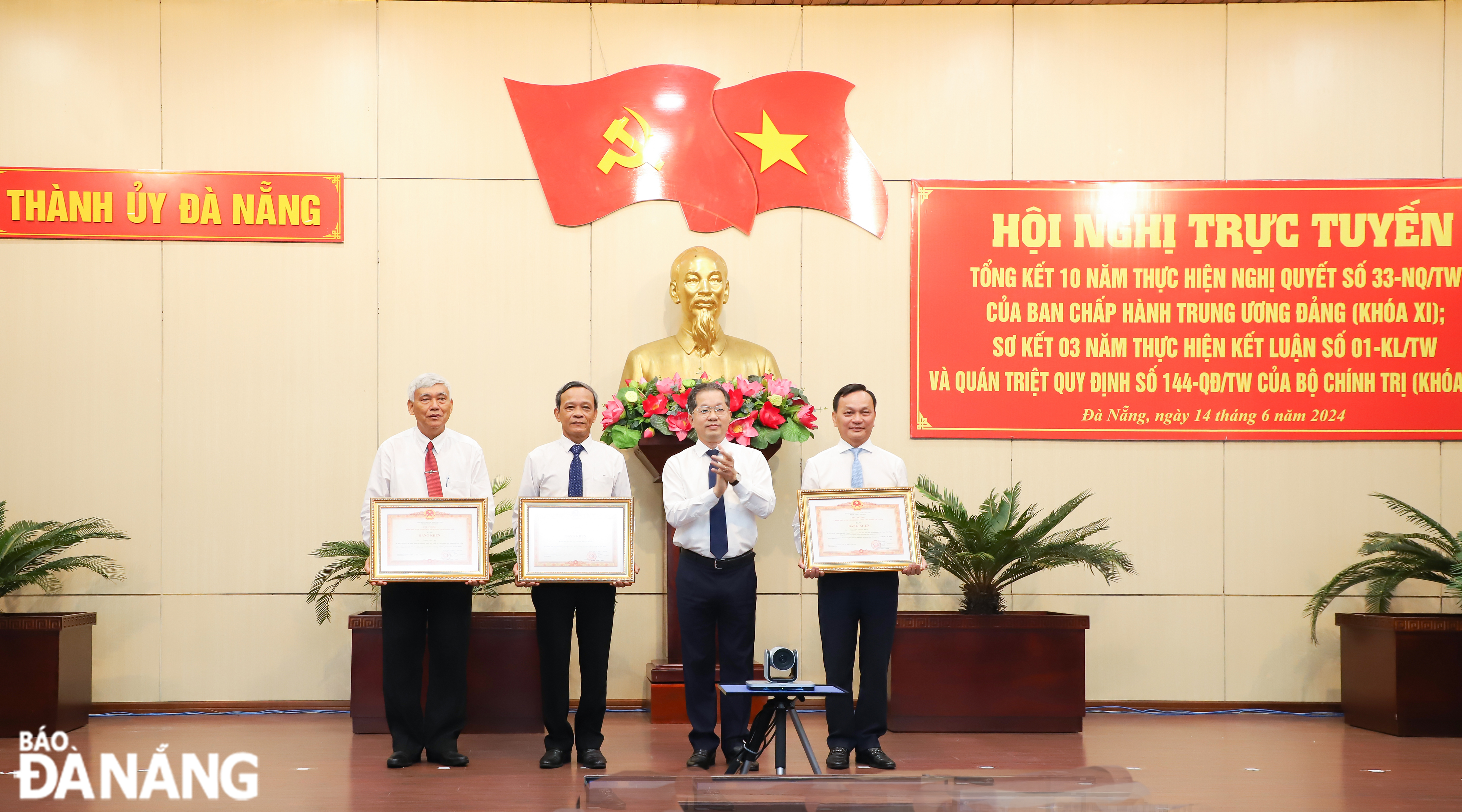 10 nam nghi quyet 33 1