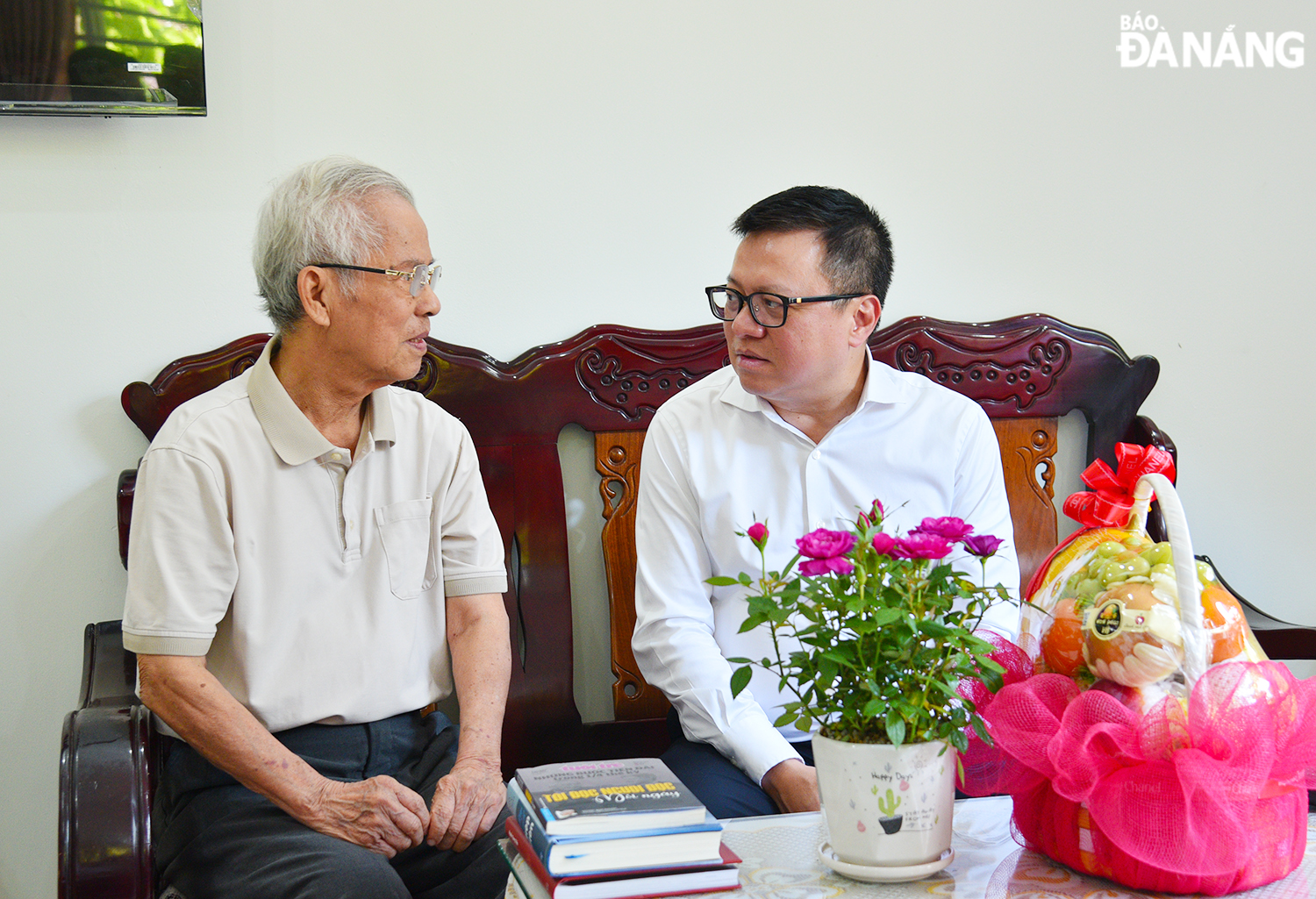 100 ngay bao chi 1