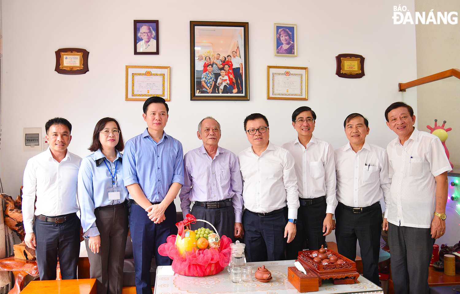 100 ngay bao chi