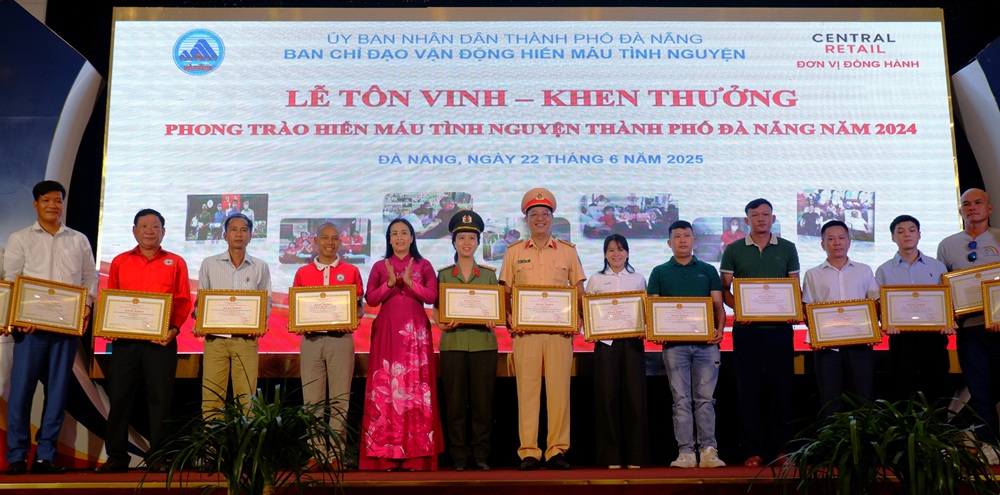 140 ca nhan 2c tap the hien mau tieu bieu nam 2024 1