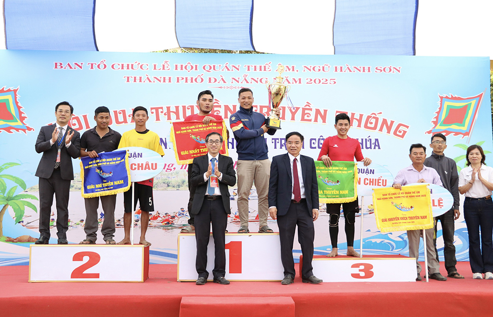 18 3 dua thuyen 5