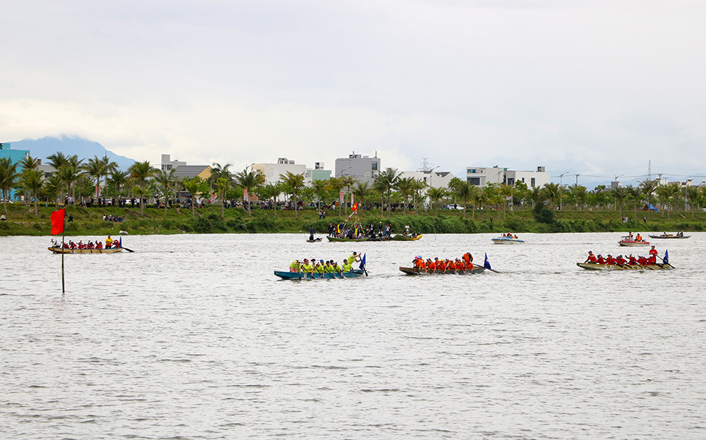 18 3 dua thuyen 8