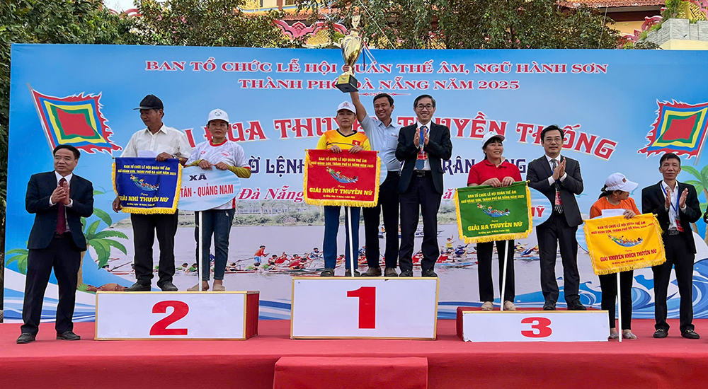 18 3 dua thuyen 9