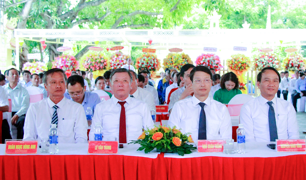 195 nam ngay mat danh than thoai ngoc hau 1