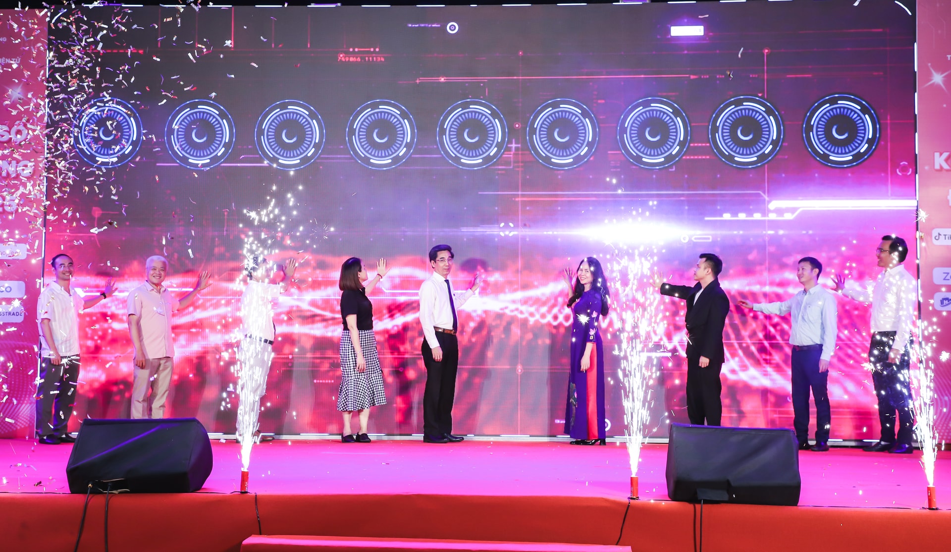 2 khai truong