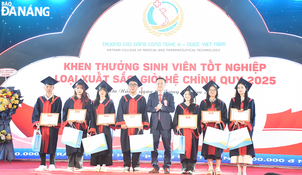 20 nam thanh lap cao dang y duoc 3