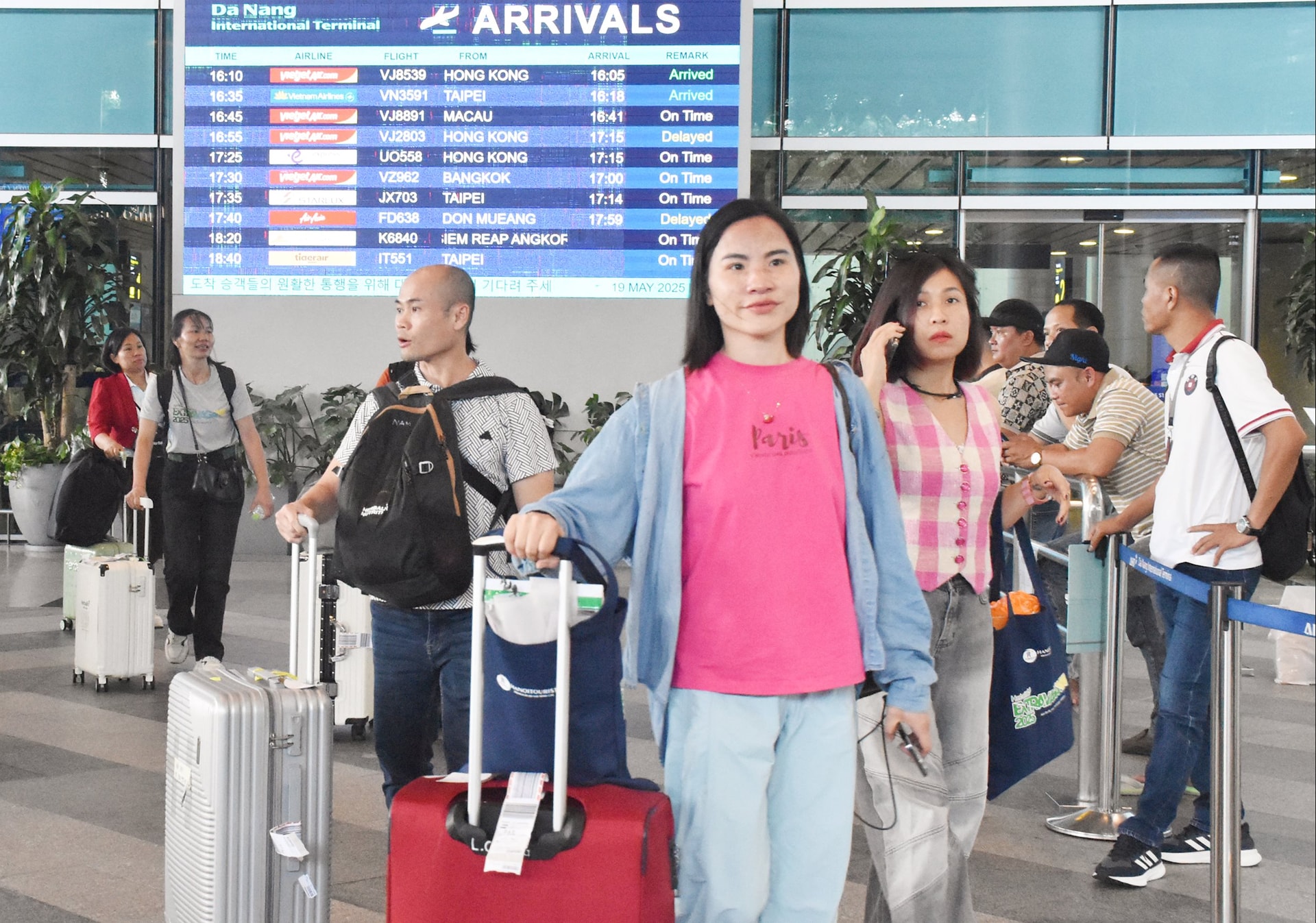 21 8 ho chieu 4