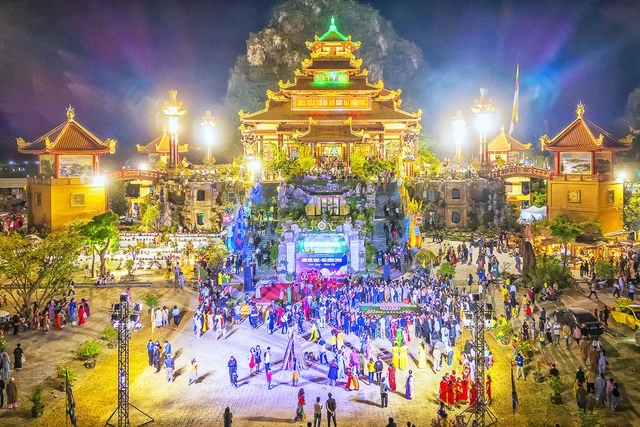 268tran van luandem le hoi quan the amhoa hai 17482345192281830791444 11zon