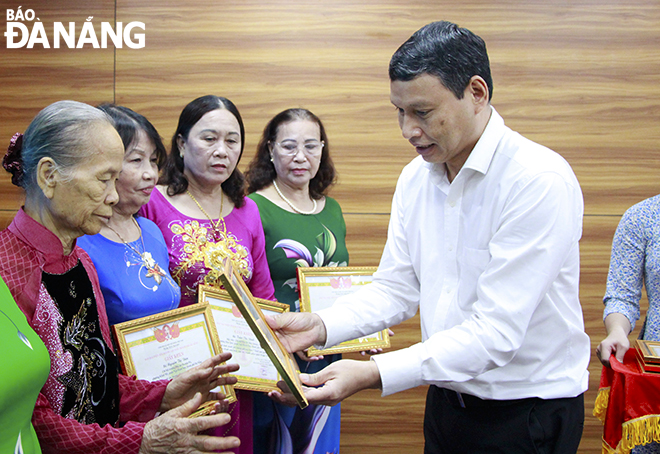 27 phu nu cao tuoi tieu bieu