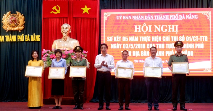 5 nam chi thi 01