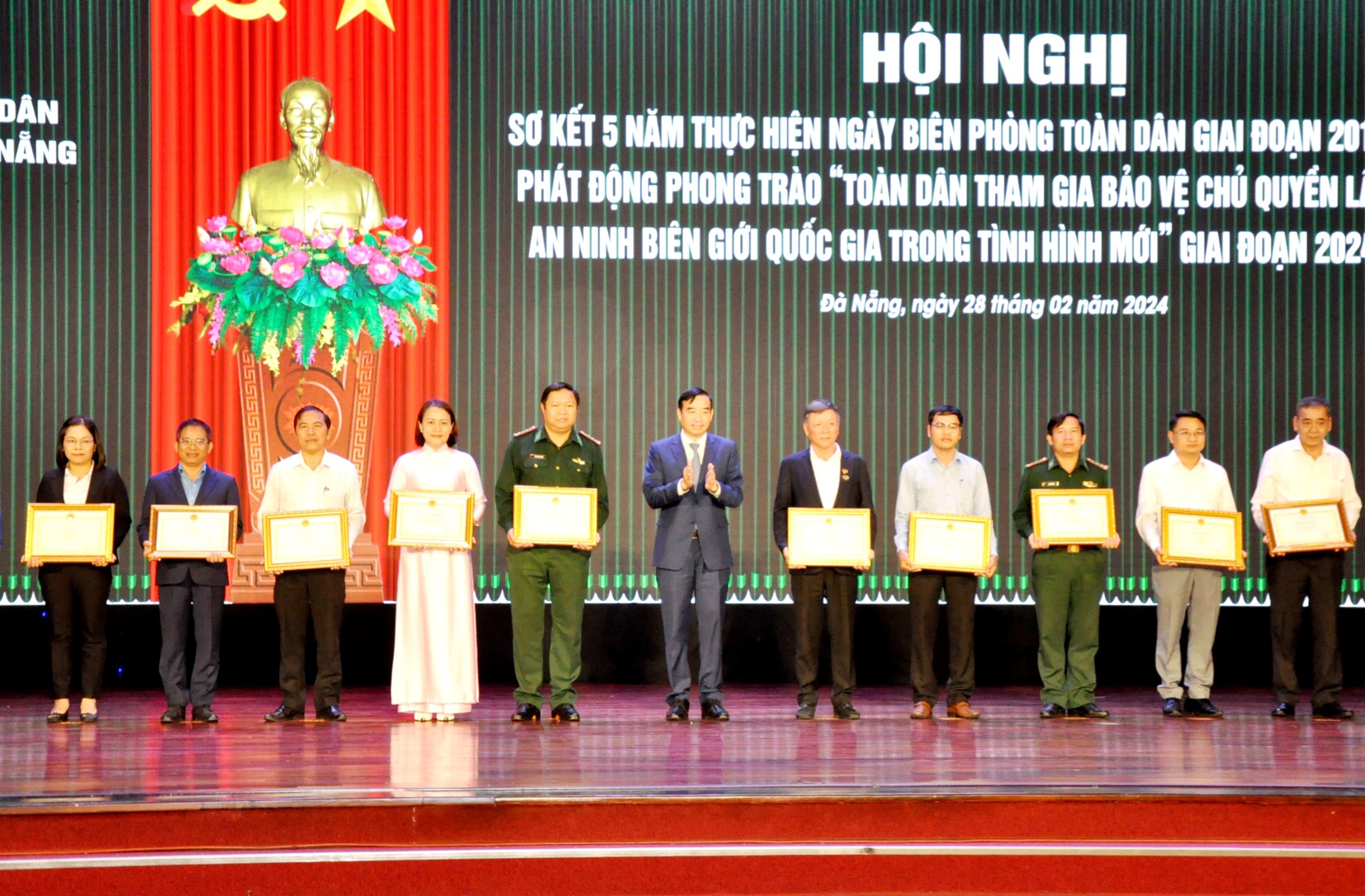 5 nam ngay bien phong toan dan 2