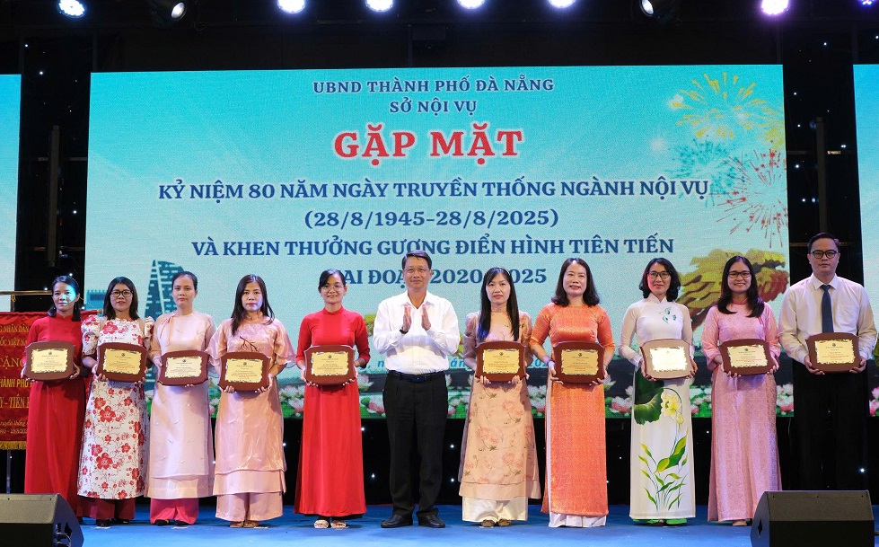 80 nam nganh noi vu 3