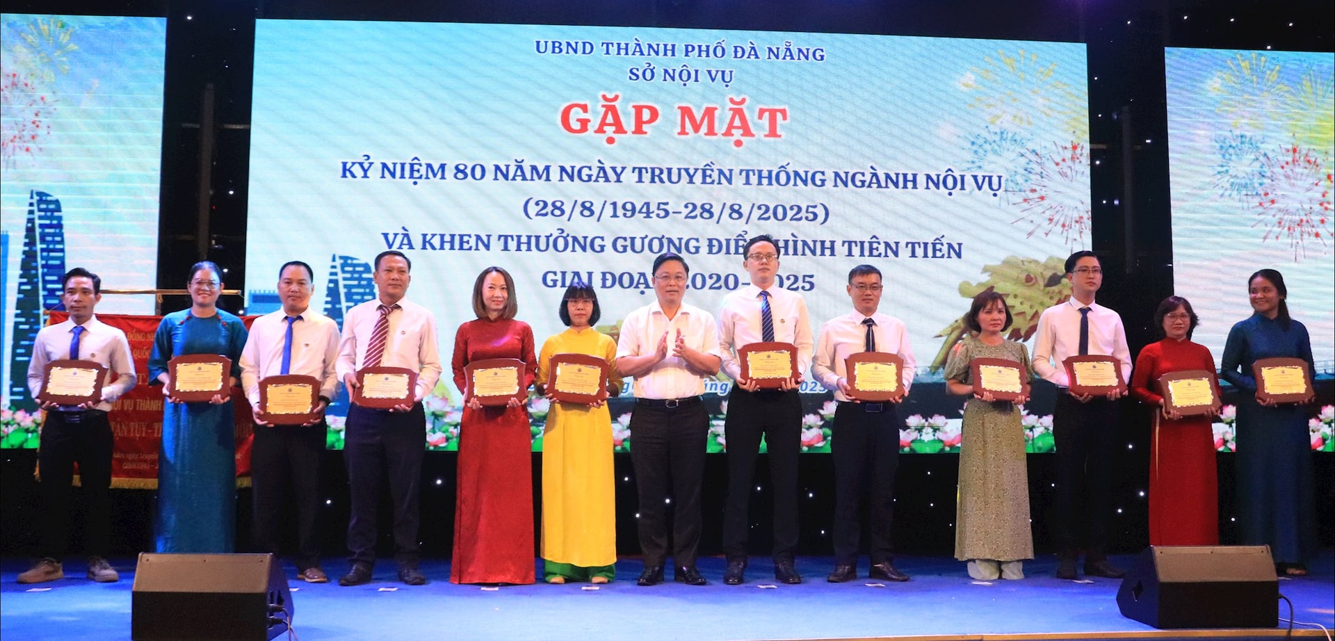 80 nam nganh noi vu 4