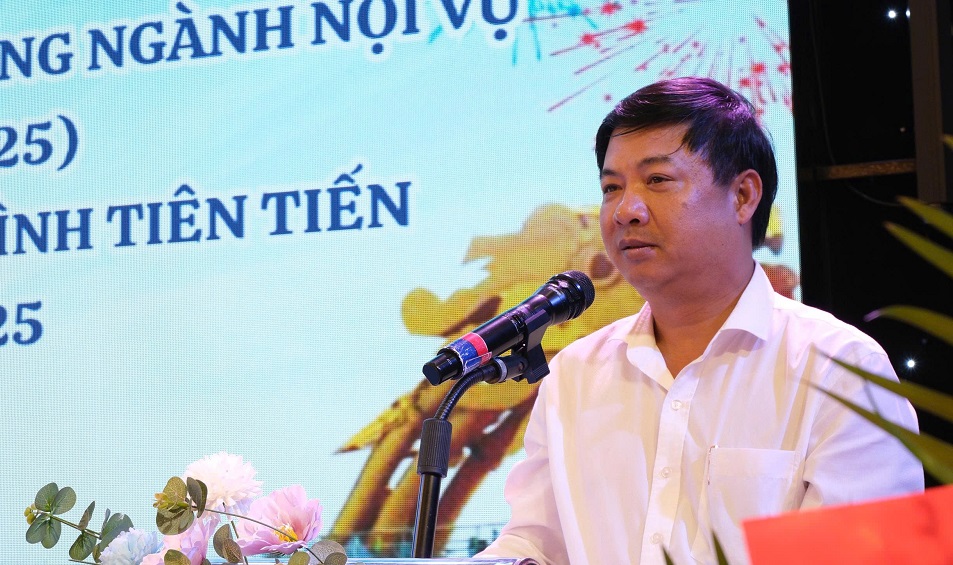 80 nam nganh noi vu