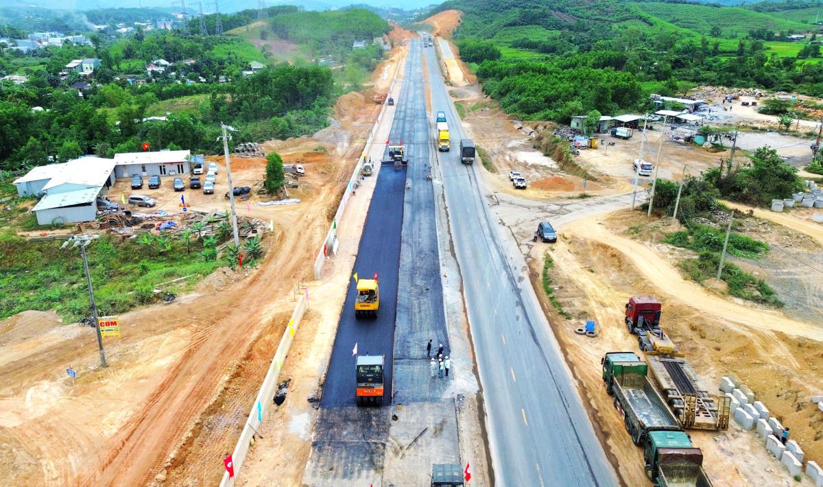 90 ngay dem tang toc thi cong hoa lien tuy loan 3