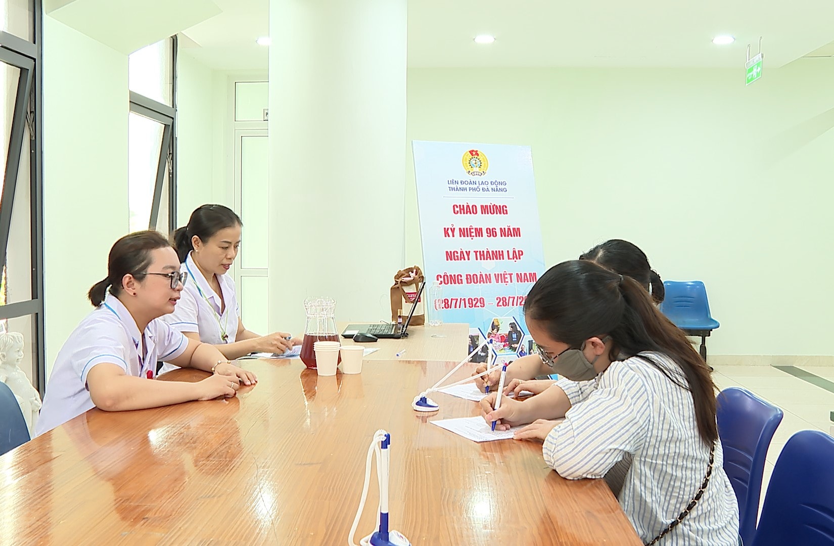 900 nu doan vien cong doan kham suc khoe