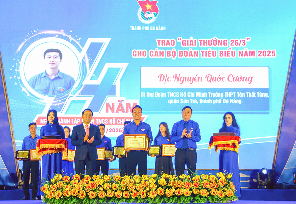 94 nam ngay thanh lap doan tn 1