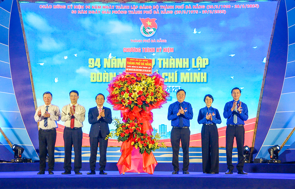 94 nam ngay thanh lap doan tn