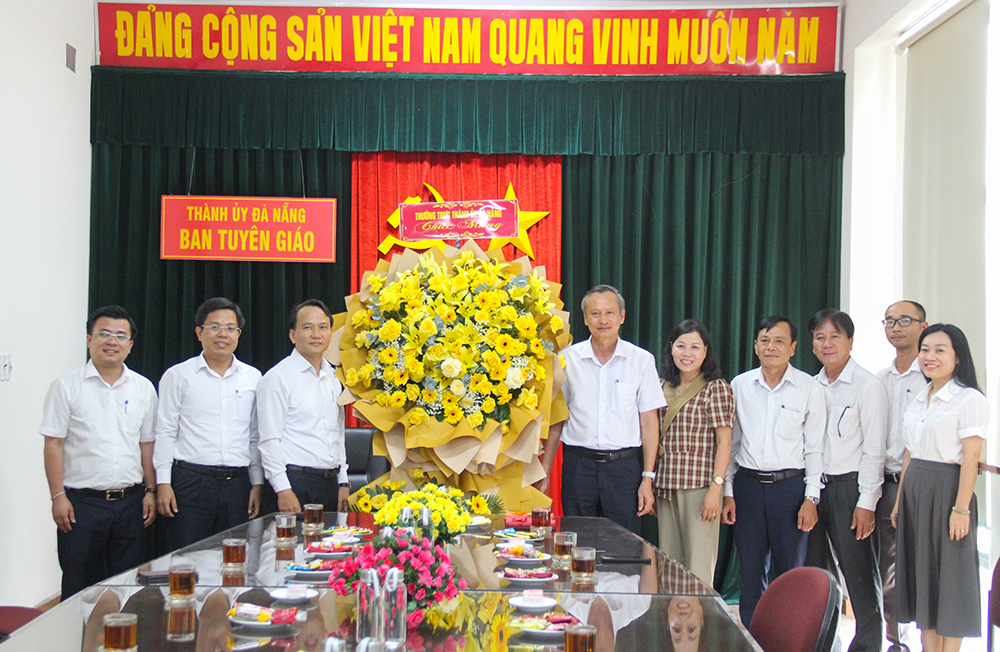 94 nam ngay tuyen giao 1
