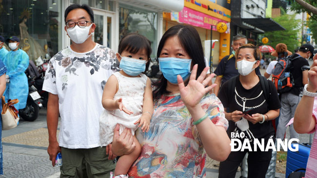 a hong kong mother and her daughter